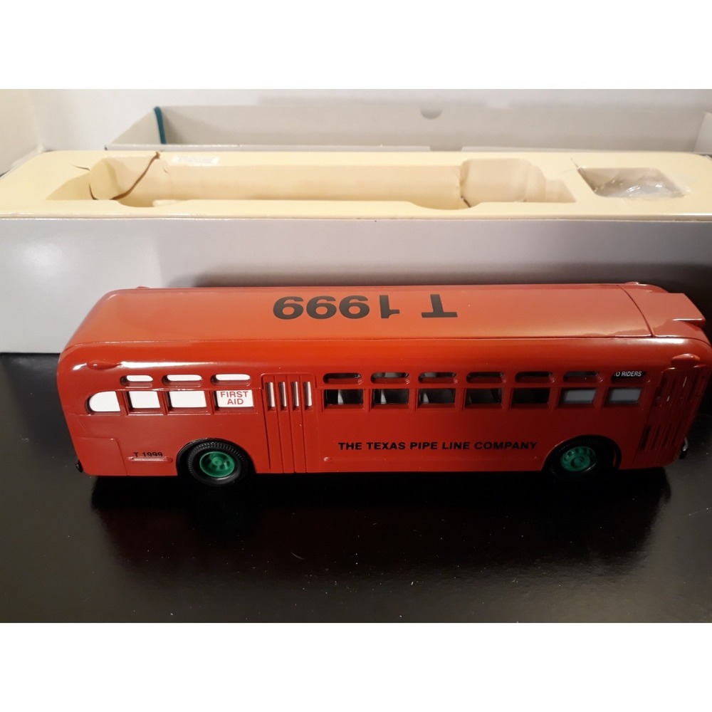 Corgi GM‎ Bus Texaco Crew Bus Die-Cast Limited Edition (# 860 of 2,300) - In Box
